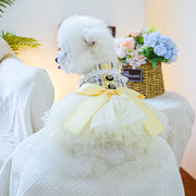 Vestido de tul francés con lazo amarillo para perros: moda elegante para perros